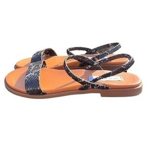STEVE MADDEN Ariaa flat sandals, elastic ankle strap in snakeskin women’s size 6